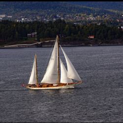<i>Vind i sejlene på Oslofjorden (2022)</i><br>