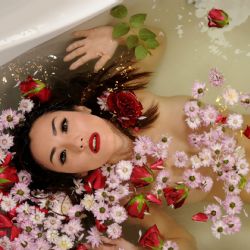 <i>Louise Cho</i><br>