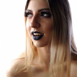 <i> Andrada Sp?tariu - MUA Effat Ara Samanta</i><br>